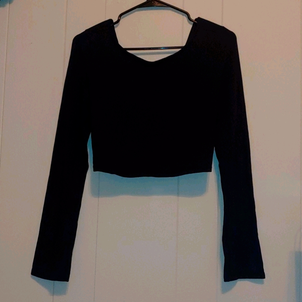 Long sleeve crossed back crop top